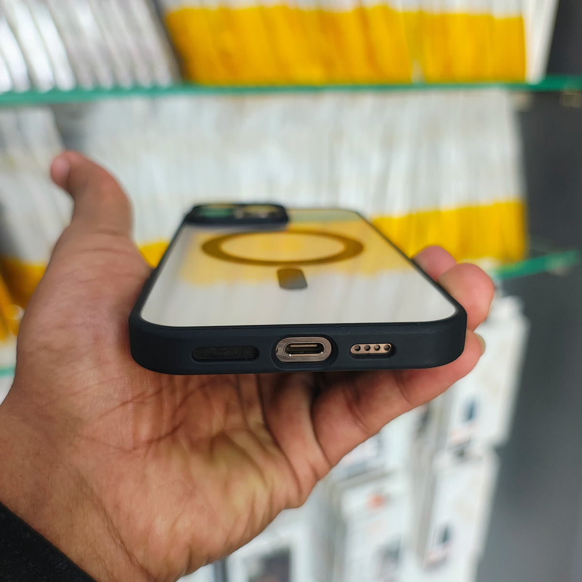 BLACK BORDER MAGSAFE CASE ( 33018 )